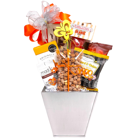 There's lots to savour in this one! There's delectable chocolates, cookies, nuts, candy and pretzels too. It'll leave them wanting more! 