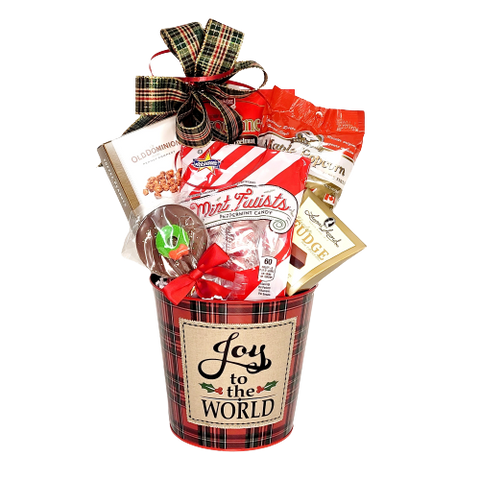 Mrs. Claus loves to share her sweet treats. She's loaded this fun and festive tin with Christmas chocolates, lollies, candies, nuts, popcorn and more. Lots of tasty treats to be enjoyed.