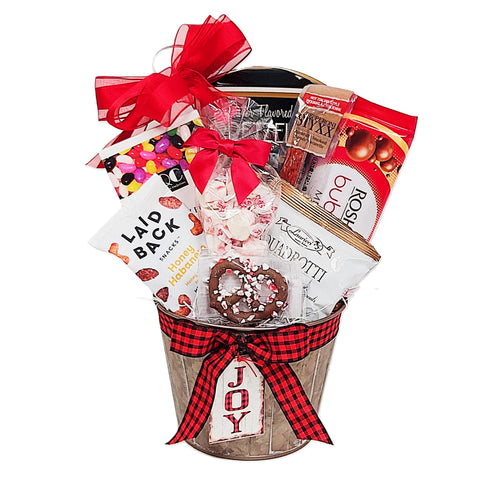 Sweet and savoury treats all nestled in our pretty "Joy" Christmas tin. There's pretzels, chocolates, pepperoni, jelly beans, nuts and biscuits too.