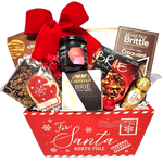 Santa's Express gift basket delivers lots of gourmet and munchie treats. There's chocolate bark, chocolate covered fruit snacks, brittle, crackers, shortbread, cheese, cheese topping and baked brie mix.